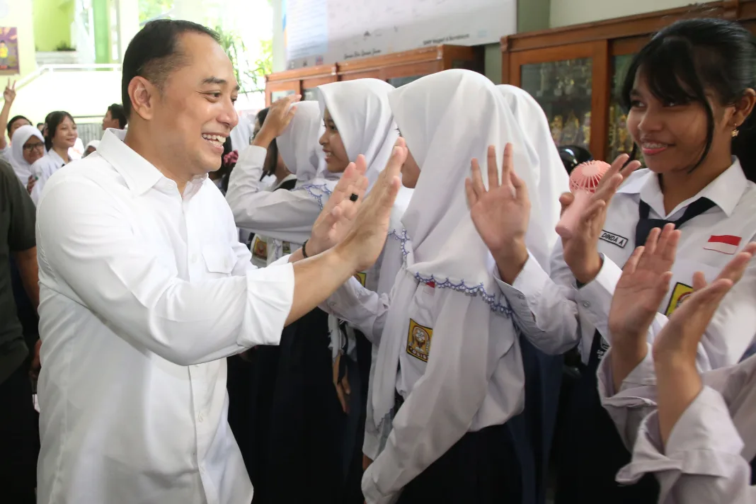 MK Wajibkan SD-SMP Gratis, Wali Kota Eri Tunggu Juknis