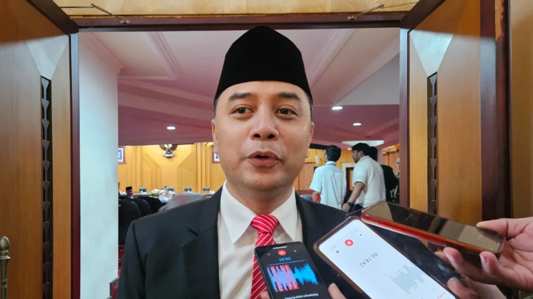 Eri Pasang CCTV, Ajak Pengusaha Surabaya Bangun Kepercayaan Lewat Kejujuran Bayar Pajak