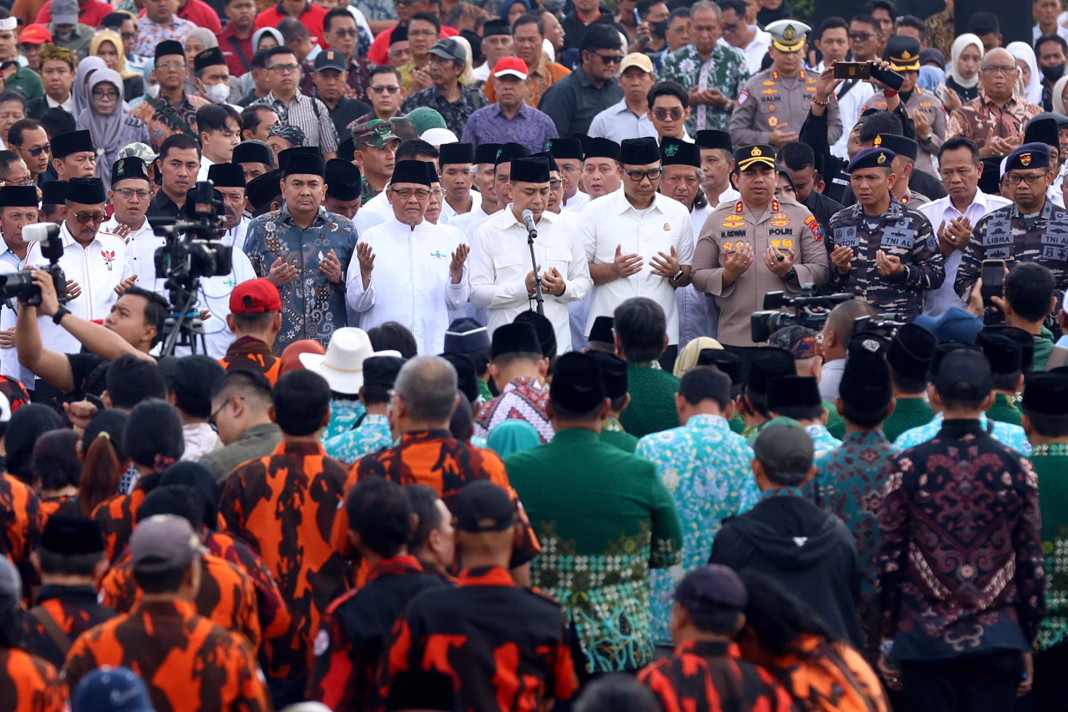 9299 Warga Surabaya Padati Tugu Pahlawan Ucapkan Ikrar Bersama