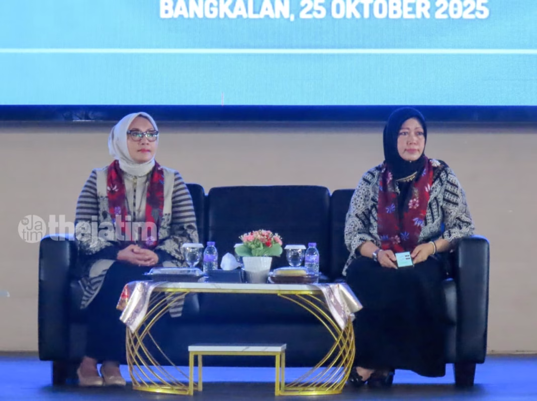 Hj. Ansari Peringatkan Bahaya Cyberbullying di Era Digital Hj. Ansari (Anggota DPR RI) saat menjadi narasumber Thalk Show Gender di Gedung Pertemuan R.P. Mohammad Noer Bangkalan.