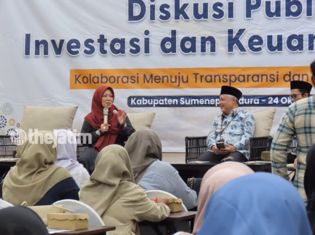 Hj. Ansari (Anggota DPR RI) saat menjadi narasumber diskusi publik.