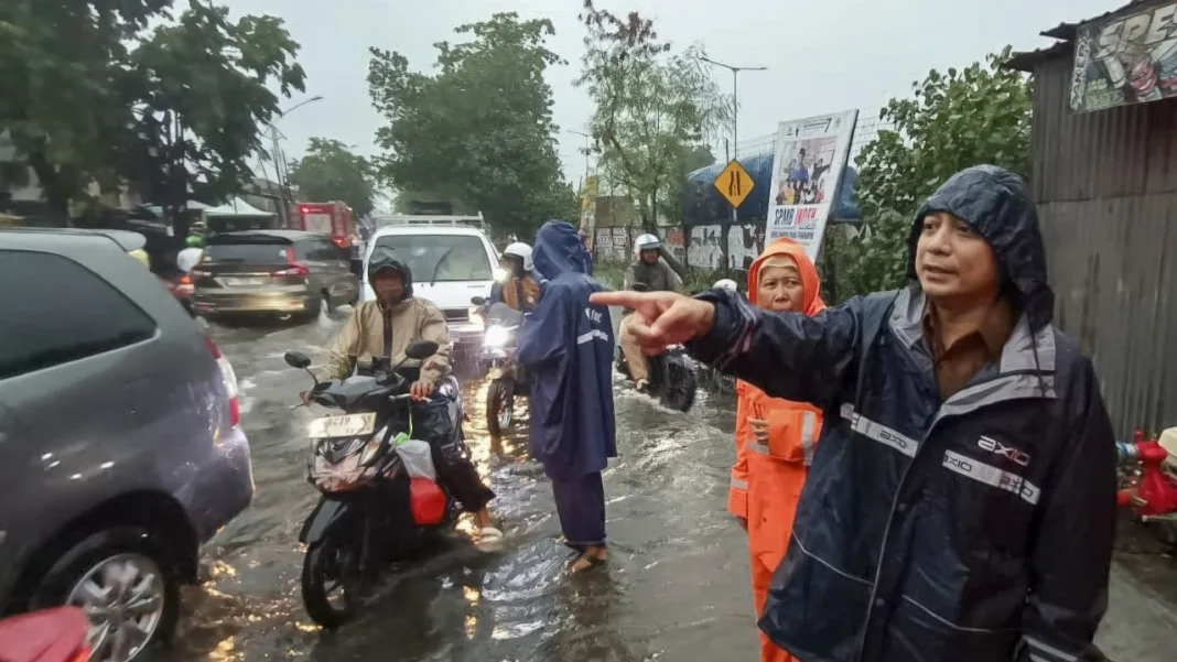 Bangunan Tutupi Saluran Air di Tanjungsari, Wali Kota Surabaya Geram