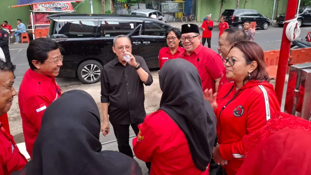 Dedi Sitorus dan Risma Bahas Tantangan Politik di Kantor PDIP Surabaya