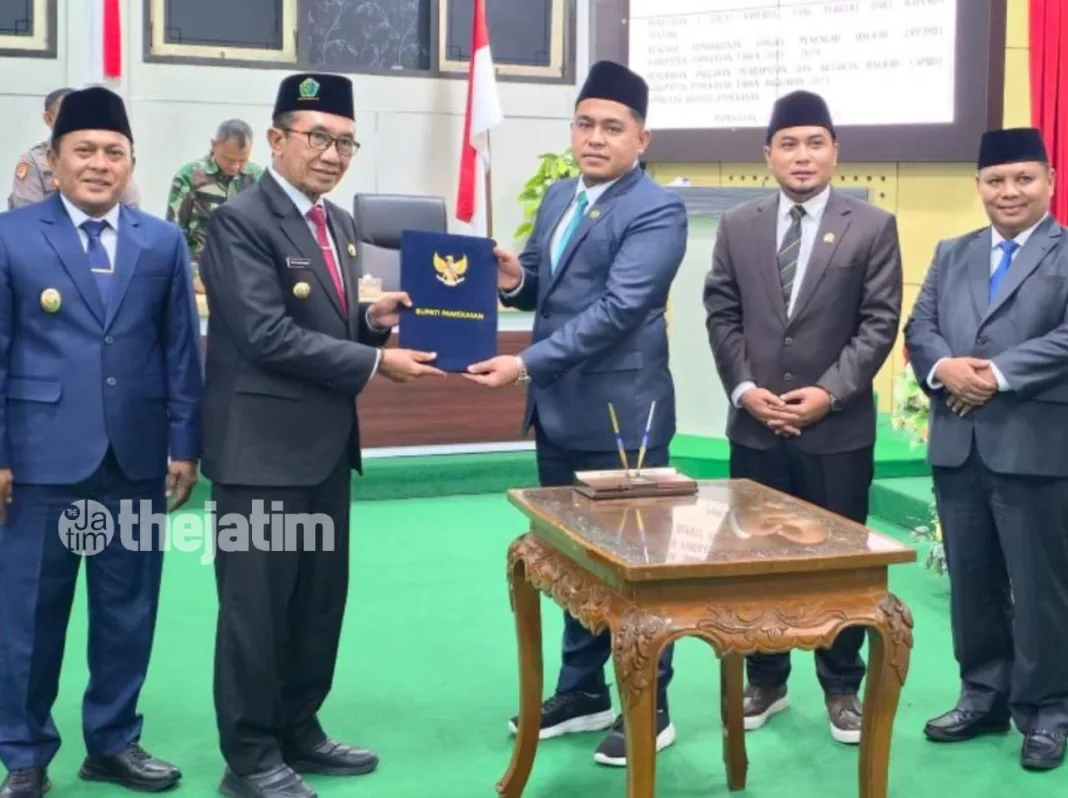 DPRD Pamekasan Sahkan P-APBD 2025, Tekankan Efisiensi dan Kepentingan Publik