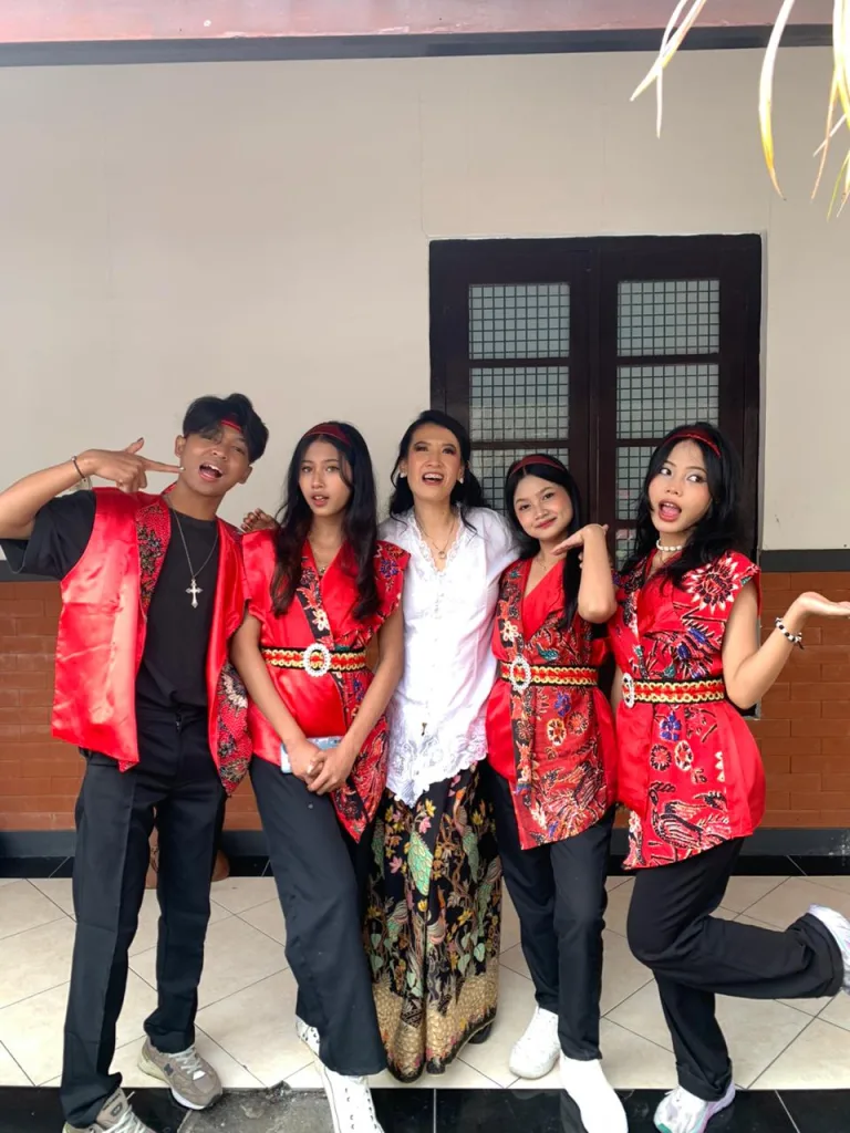 Aktualisasi Konser Paduan Suara Dalam Bingkai "Flashmob" Transformasi Kekinian