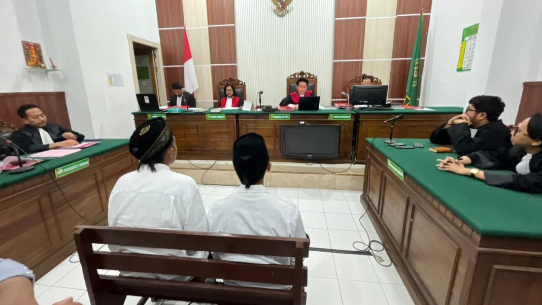 Pengadilan Negeri Surabaya Putus Bebas Ali-Rizky