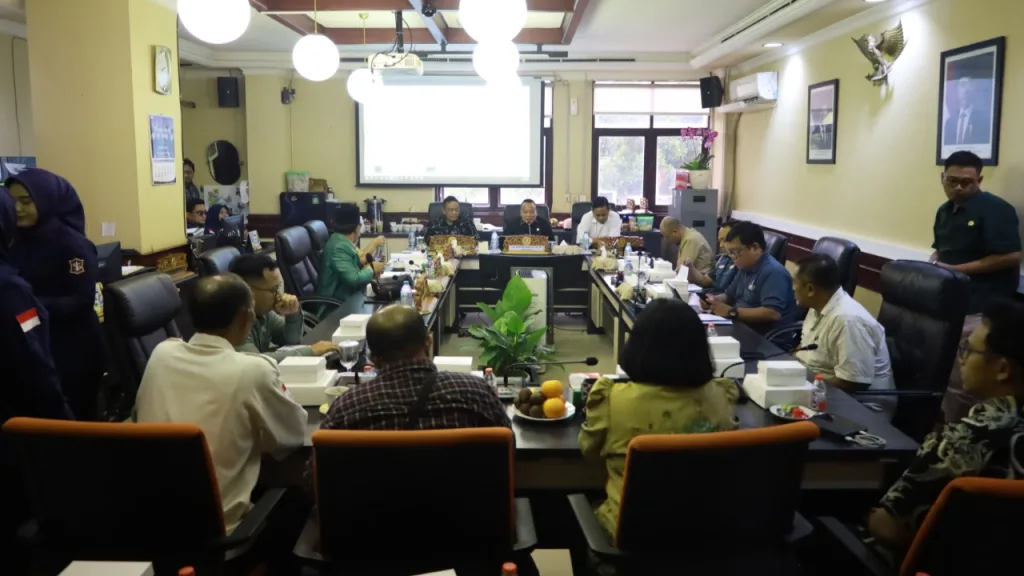 Warga Sumur Welut Belum Rasakan Manfaat Ruilslag, DPRD Surabaya Turun Tangan