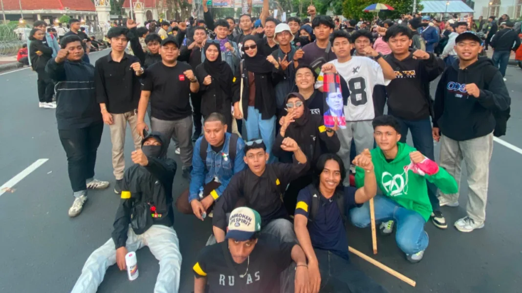 Mahasiswa Jatim Soroti Krisis Ekonomi Dalam Aksi 'Rakyat Surabaya Menggugat'