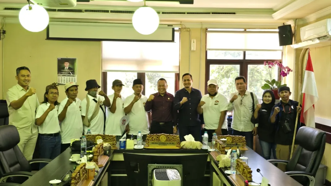 DPRD Surabaya Dorong Semangat Kemerdekaan Ke-81, Lewat Pengibaran Merah Putih