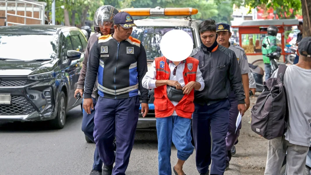 Penertiban Parkir Surabaya Dishub Cabut KTA Jukir yang Tak Memenuhi Ketentuan
