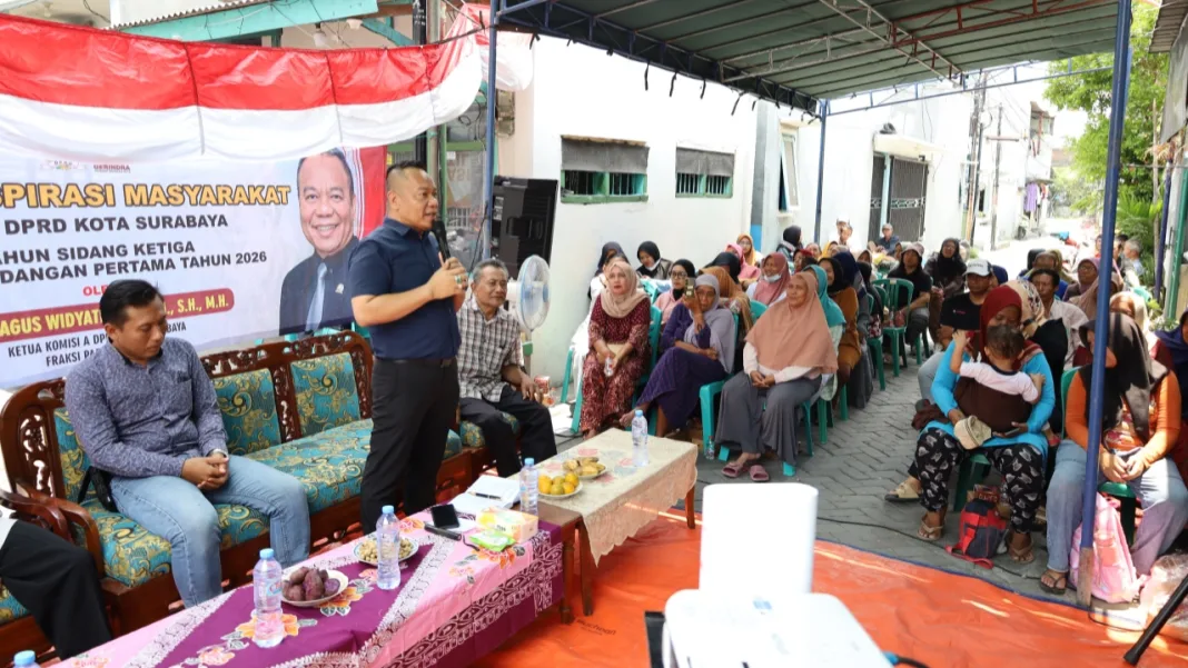 Cak Yebe Serap Aspirasi Warga Lontar, U-Ditch dan Rutilahu Jadi Prioritas